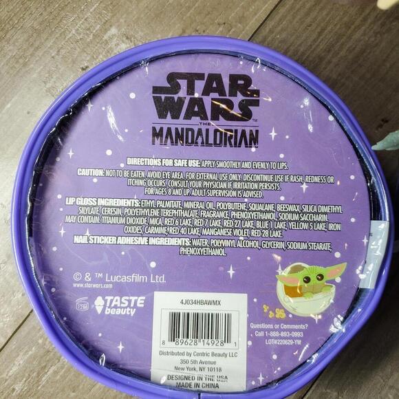 Star Wars mandalorian lip gloss set with nail stickers child’s gift - Picture 9 of 9
